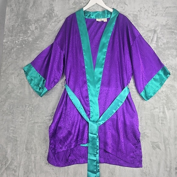 Victoria's Secret Other - Victoria's Secret VTG Gold Label Satin Robe One Size Purple Green Paisley Retro‎